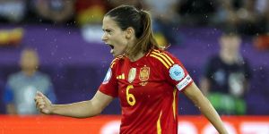 Aitana sufre una fractura de peroné con la selección española