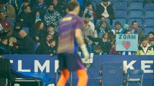 Ambiente hostil para Joan Garcia antes del partido