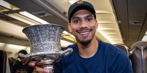 Araujo viajará con la expedición del Barça a Arabia