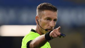 Árbitro de estreno para el Barça-Eintracht