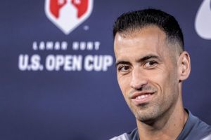 Busquets, un medio centro que ”confundió al fútbol mundial”