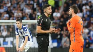 El alto voltaje del derbi Espanyol-Barça puede retrasar el debut del árbitro barcelonés García Verdura