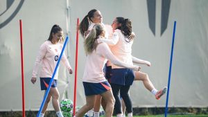 El Barça femenino, a rematar el trabajo en París