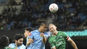El central del City Aké, el último en asociarse al Barça