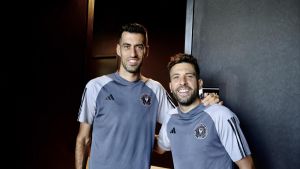 El homenaje del Barça a Busquets y Alba tras su retirada del fútbol