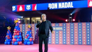 Encendido discurso de Laporta ante jugadores y empleados del Barça: ”No conseguirán destruirnos”