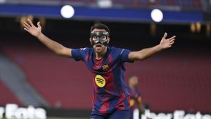 Eric hará de De Jong y Gerard, de central ante el Atleti