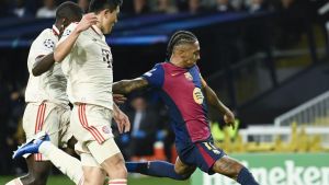 Flick guarda la pólvora de Raphinha para los alemanes del Eintracht