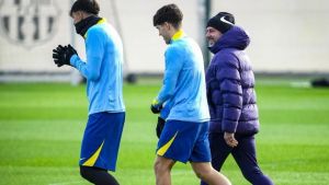 Flick: ”Necesitamos un defensa más, pero fichando con sentido”