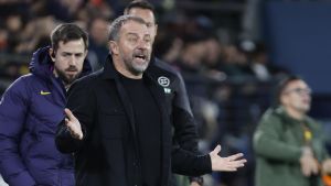 Flick recupera dos piezas clave para el derbi