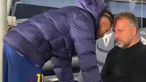 La explicación del Barça sobre la abatida imagen de Flick con Raphinha