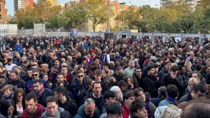 La oposición explota tras el caos con las entradas de los socios