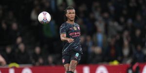 La salida de Aké del City se prevé difícil