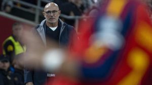 Luis de la Fuente, testigo de excepción del duelo Joan Garcia - Unai Simón