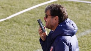 Mateu asegura no saber del interés del Barça en Julián y asegura que ”está muy feliz con nosotros”