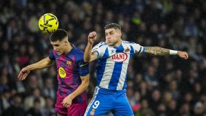 Multa de 300 euros al Espanyol por el lanzamiento de botellas en el derbi