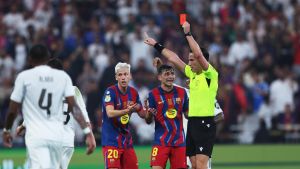 Munuera explica la roja directa a De Jong