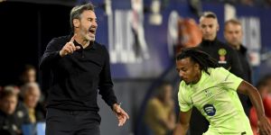 Osasuna: llega el primer rival que logró derrotar a Hansi Flick