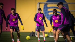 Pedri, listo para entrar en la lista ante el Alavés, pero Araujo no se entrena