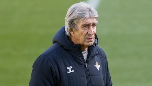 Pellegrini, pendiente de Amrabat y Antony
