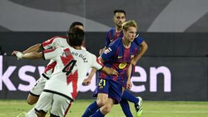Propuesta de sanción al hincha que vetó que De Jong y Balde regalaran sus camisetas