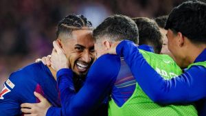 Raphinha alcanza los 60 goles de Cruyff en menos partidos