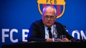 Sentelles: ”Solo pararemos las obras 48 horas por partido y jugar los domingos sería fantástico”