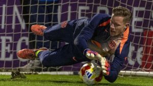 Ter Stegen, sin prisa: se ve más dentro que fuera