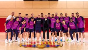 Visita sorpresa de Flick al Barça de fútbol sala