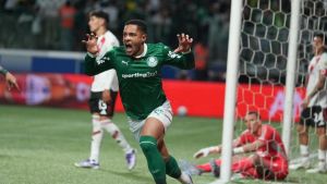 Vitor Roque, de llorar por dejar el Barça a rozar la Libertadores